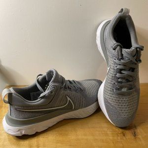 Nike React Infinity Run Flyknit Running Shoes, Men's Size 9, Grey and White